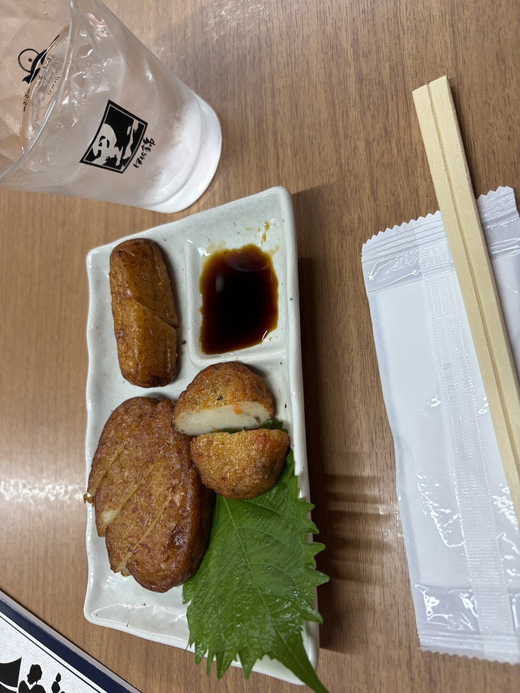 キリツ中央駅前店のさつま揚げ盛り合わせと焼酎